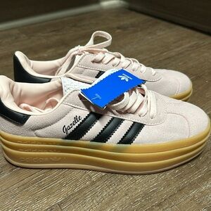 Adidas gazelle platform sneakers. Men size 7 pink and black